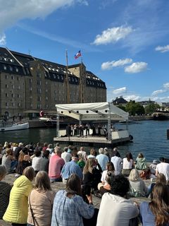 The Royal Danish Camerata med 11 strygere på scenen ved Klassisk på Kyssetrappen i juni 2026