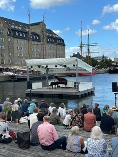 Flygel på den flydende scene, Klassisk på Kyssetrappen 2026