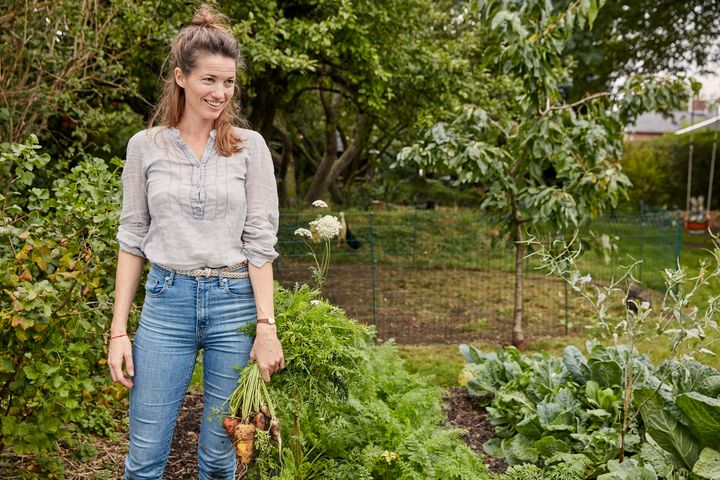 Tag på kombineret foredrag og udflugt med forstadsfarmer og forfatter Lene Skrumsager i Nivå 29. juni