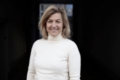 Stine Carsten Kendal, administrerende direktør på Dagbladet Information, er årets grundlovstaler på Nivaagaards Malerisamling.
