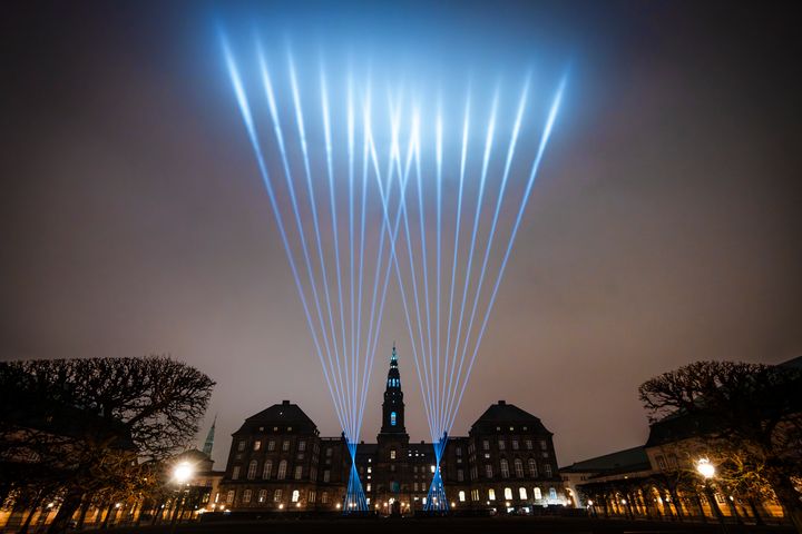 Copenhagen Light Festival har udviklet sig med landsdækkende og internationale samarbejder. Nu stiger hotel-besøgstallene med 9% i februar og falder til -3% i marts, hvor lyset er slukket, ifølge Danmarks Statistik.