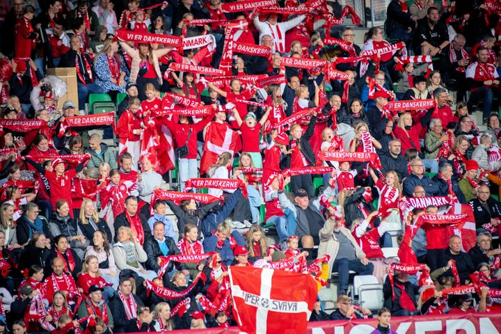 Rød-hvid jubel på Viborg Stadion, da kvindelandsholdet i september slog Tyskland 2-0
