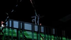 Op til weekenden blev de tre Viborg Legender-figurer monteret på taget af gangbroen mellem Tinghallen og stadionkomplekset i Viborg. De symboliserer de tre idrætslegender Else Hadrup Justesen (løber), Finn Døssing (fodboldspiller) og Hans Peter Nielsen (gymnast). De blev ved Viborgs Sportsgalla 2025 udråbt til legender, og nu står de stå lysende i byen.