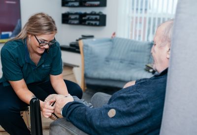 Hjemmeplejen i Viborg Kommune får ros efter de to første ældretilsyn er gennemført.