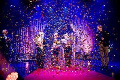 Konfettiregnen ville ingen ende tage, da de tre første legender blev fejret ved Sportsgalla 2024. Den 20. januar afsløres det, hvilke nye navne, der optages i den eksklusive klub af ”Viborg Legender” / Foto: Johnny Pedersen