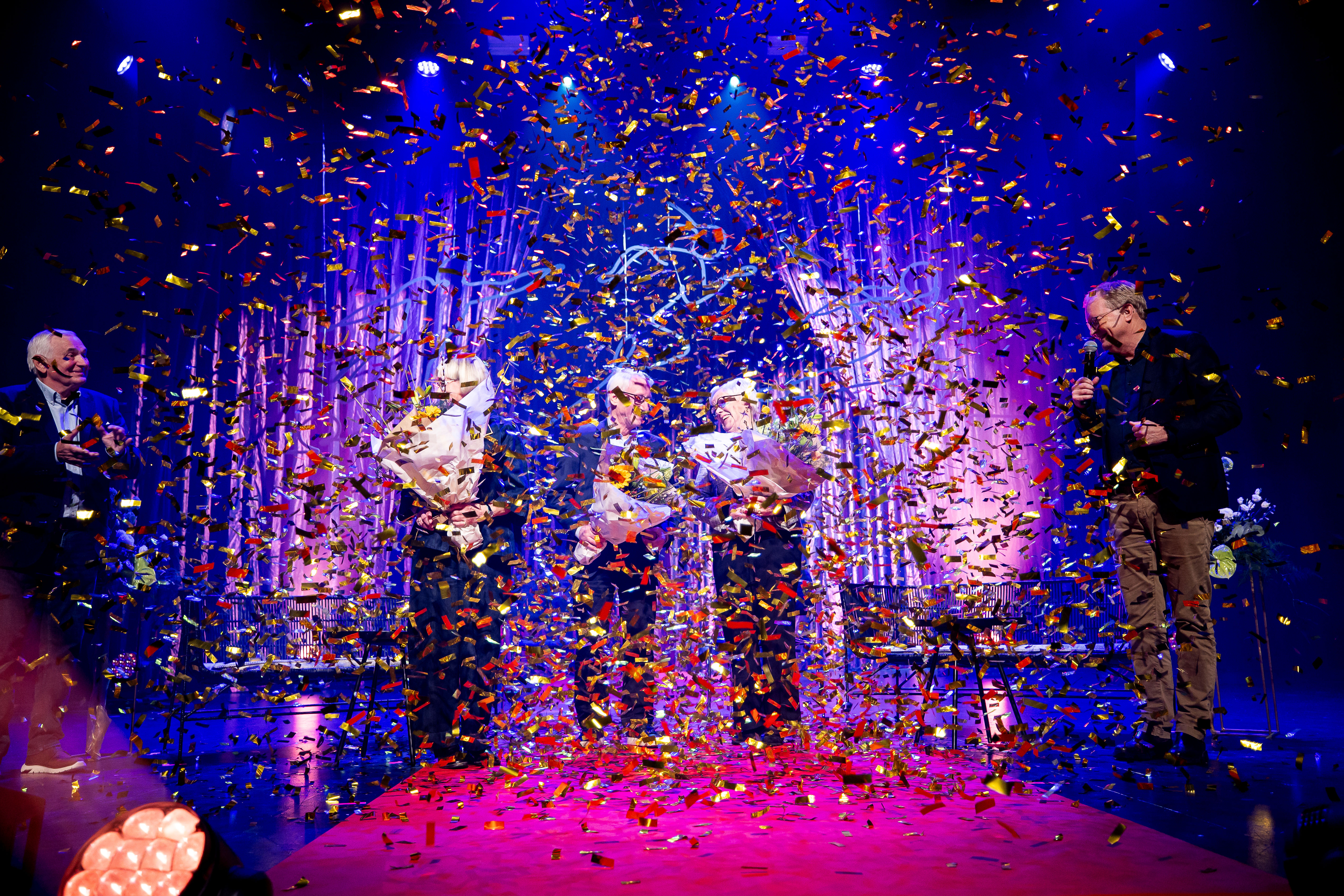 Konfettiregnen ville ingen ende tage, da de tre første legender blev fejret ved Sportsgalla 2024. Den 20. januar afsløres det, hvilke nye navne, der optages i den eksklusive klub af ”Viborg Legender” / Foto: Johnny Pedersen