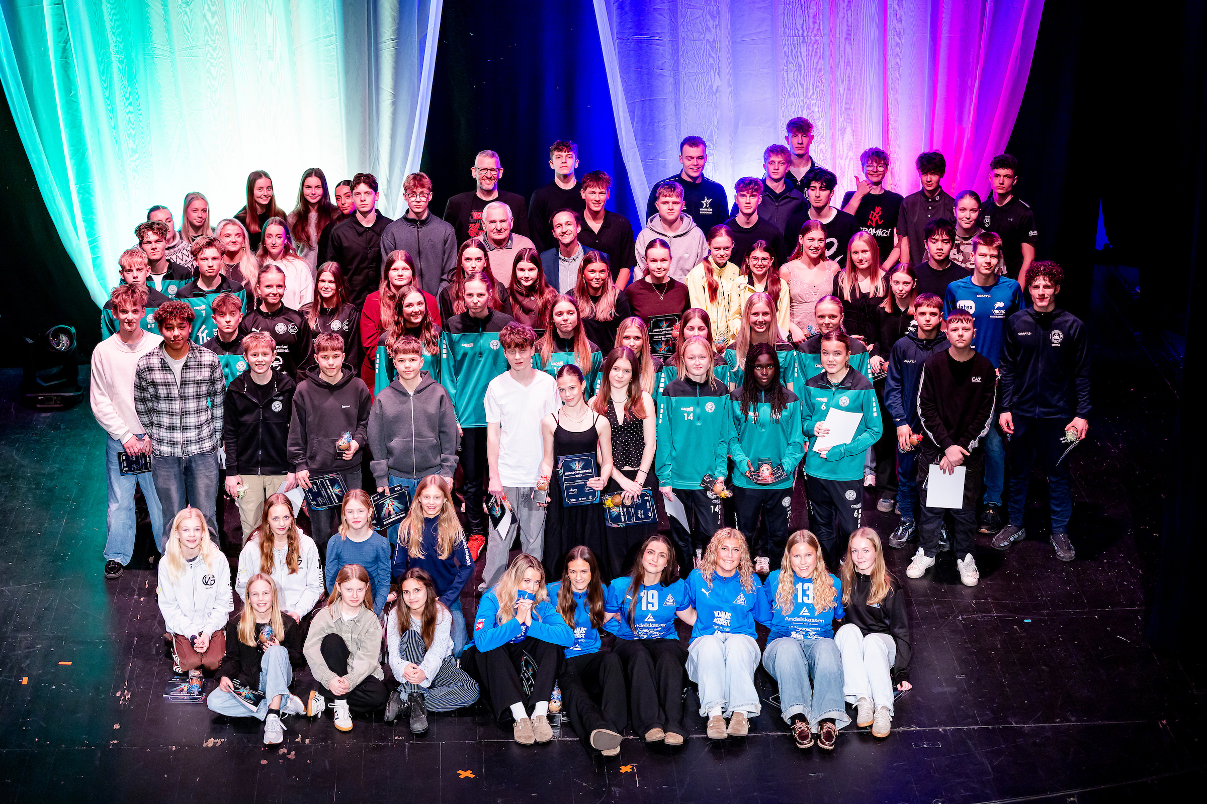 Årets unge sportsmestre 2025 på Viborg Teaters scene / Foto: Johnny Pedersen