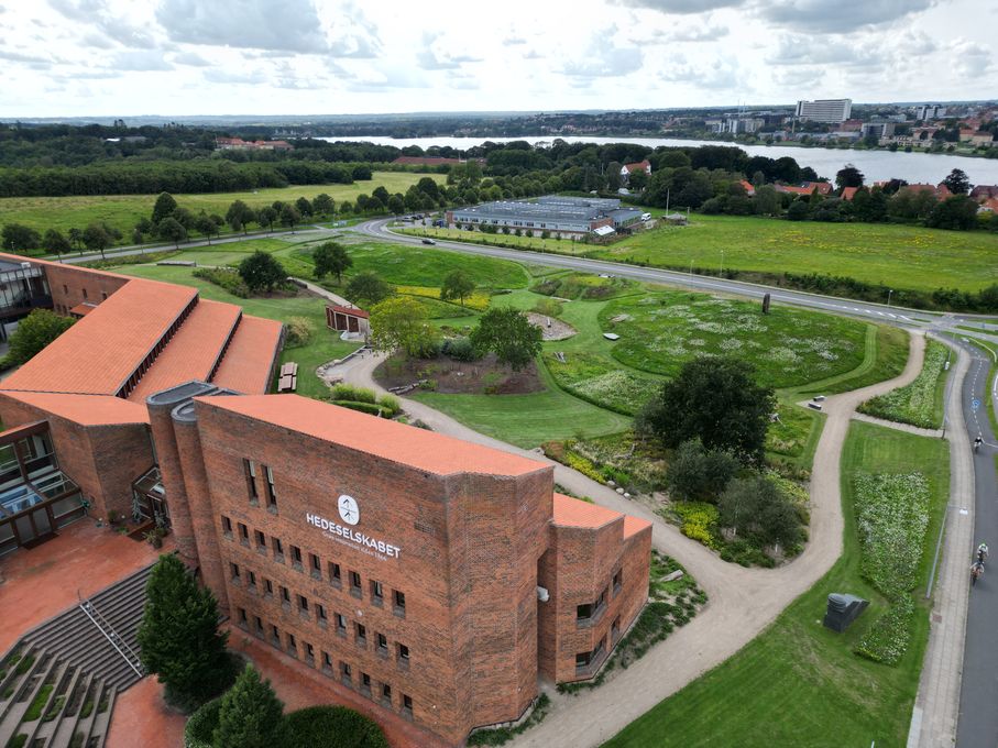 Hedeselskabet fortsætter med aktiviteter fra adressen på Klostermarken, hvor der fortsat vil være mere end 50 ansatte. Foto: Hedeselskabet.