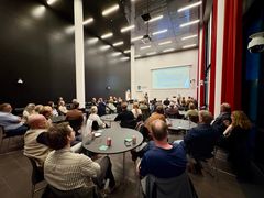 Multisalen på Viborg Rådhus var klædt på til fest, da Arkitekturens Pris 2026 blev uddelt. Foto: Viborg Kommune.