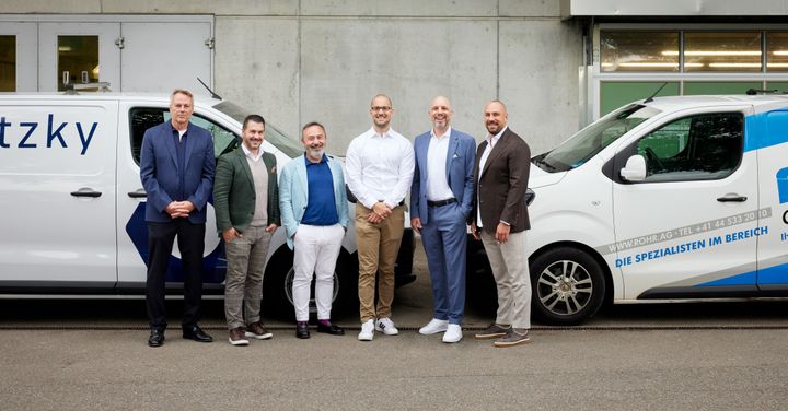 Fra venstre mod højre: Dietmar Zipper (W. Rokitzky AG), Michele Fiorito (W. Rokitzky AG), Vincenzo Aquilino (W. Rokitzky AG), Andreas Weiss (InstallerGroup), Boris Bischoff (InstallerGroup) og Matthias Rohr (Rohr Gebäudetechnik AG)