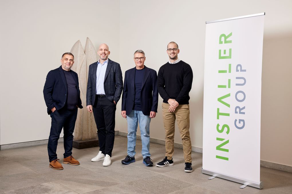 Fra venstre mod højre: Premtim Dema (ejerleder, BP Elektro AG), Boris Bischoff (CEO, InstallatørGruppen Schweiz), Beat Gasser (ejerleder, BP Elektro AG), Andreas Weiss (CFO, InstallatørGruppen Schweiz).