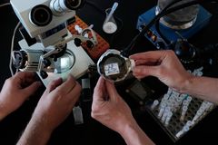 Familieworkshop: Krystallisering og mikroskopi
