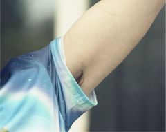 Tine Bek, Space T-shirt, 2018. Fotografi 40 x 50 cm