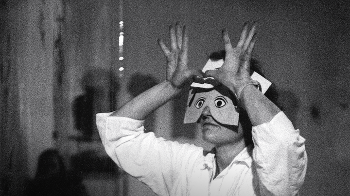 "Shoemaker’s Assistant", 1976, performance at De Appel, Amsterdam. Courtesy of Alison Knowles.