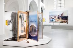 Udstilingsbillede. "Alison Knowles: Retrospektiv 1960-2022", Nikolaj Kusnthal, 2026.