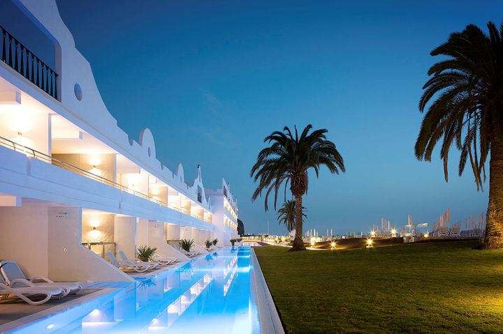 Spies flyver både sommer og vinter fra Aalborg til evigt populære Gran Canaria. Her kan man bl.a. bo på det nye Ocean Beach Club by Sunwing.