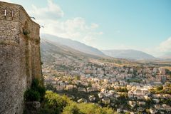 Albanske Vlora bliver et nyt bekendtskab for mange danskere i 2026.