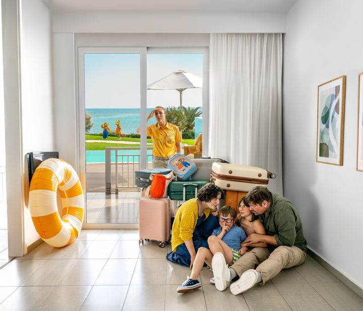 Et glimt fra Spies' nye nordiske kampagneunivers, der hylder ferier, man bare ikke vil hjem fra.