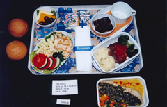 Den varme frokost ombord kunne også se sådan ud - i oktober 1998.