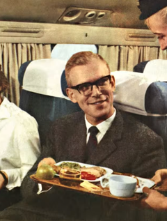 1962. Klassikeren smørebrød serveres med den legendariske "flyversild".