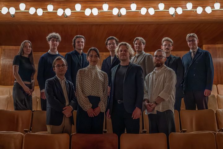 Léonie Sonnings Musikfond Talenter 2026. Fra venstre øverst: Ophelia Sangill, Rune Leicht Lund, Njord Kårason Fossnes, Monbijou Quartet. Fra venstre nederst: Isak Birkemose, Antonia Fuglsang, Gustav Wenzel Most , Jonas Eliyah Munch-Hansen. Fraværende: Sebastian Deleurang, Annissa Kali Gybel.