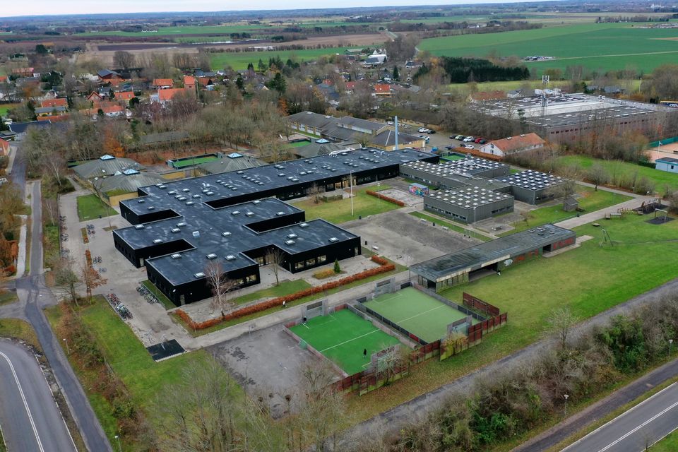Luftfoto af Tune Skole