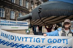 Greenpeace fejrede i dag Danmark med en “whalebration” udenfor Christiansborg. Inde bag murene har folketinget netop ratificeret FN’s globale havtraktat, der baner vejen for at 30 procent af verdenshavene kan omdannes til beskyttede områder.