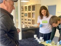 Ole Bach bor på en gård i Korsø med egen vandboring. Han har ikke fået testet sit vand siden myndighederne stoppede med at kontrollere de små boringer i 2017.