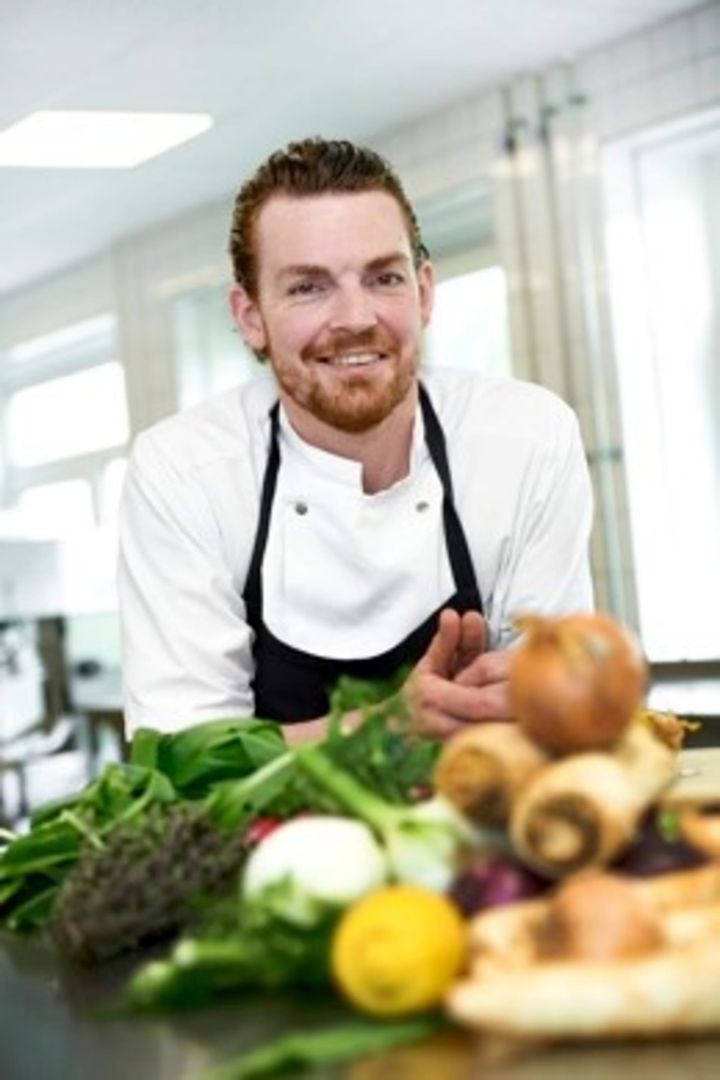 Mit mål er at rykke ved folks madforståelse og dét, de plejer at gøre. Vi vil gerne vise, at madvarer kan smage forskelligt og tilberedes forskelligt, siger Kasper Baggesgaard Andersen.