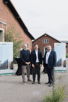 Samarbejdet mellem Dansk Metal og 3C GROUPS blev offentliggjort på et pressemøde mandag. Fra venstre Niels Thorborg, koncernchef i 3C GROUPS, Peter Rahbæk Juel, borgmester i Odense, og Claus Jensen, forbundsformand, Dansk Metal. Foto: Stine Rasmussen