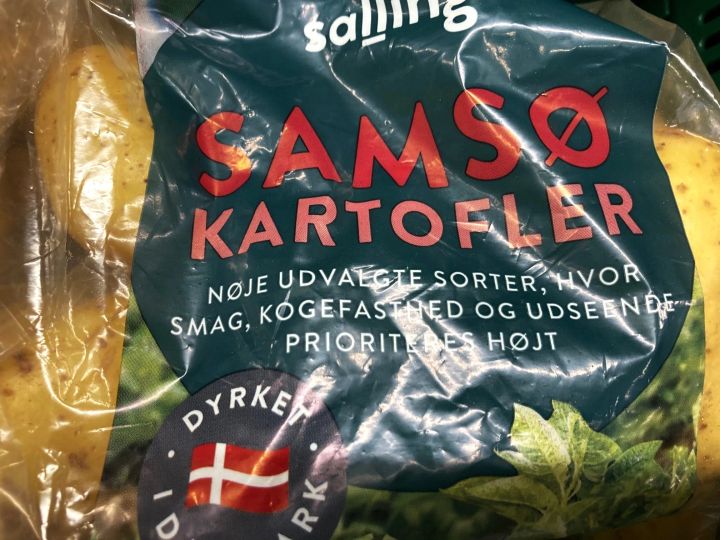 Flere af de giftstoffer, der anvendes af Brdr. Kjeldahl I/S i produktionen af Samsø-kartofler, er mistænkt for både at kunne give hjerneskader, Parkinsons syge og kræft. Sprøjtegiften propamocarb blev påvist i 2022 i tre ud af fire kartoffelpartier fra Brdr. Kjeldahl I/S. Denne sprøjtegift mistænkes både for allergiske hudreaktioner, skader på forplantningsevnen og fosterskader.