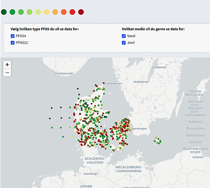 Kortet er fremstillet af Jonas Stage Sø på baggrund af de 15.961 prøver for PFAS som er taget på tværs af Danmark og findes frit tilgængeligt på Miljøportalen. Prøverne er taget i vandløb, ved badevandsstationer, renseanlæg, mv.