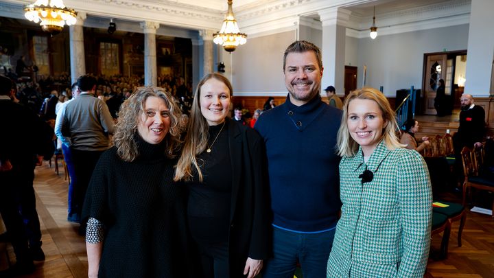 Fra venstre: Mette Mecklenburg fra Coop, Christian Tønner Lisdorf fra Bælgfrugtspartnerskabet, Claus Krogh fra Lidl Danmark og Marie-Louise Boisen Lendal fra Tænketanken Frej.