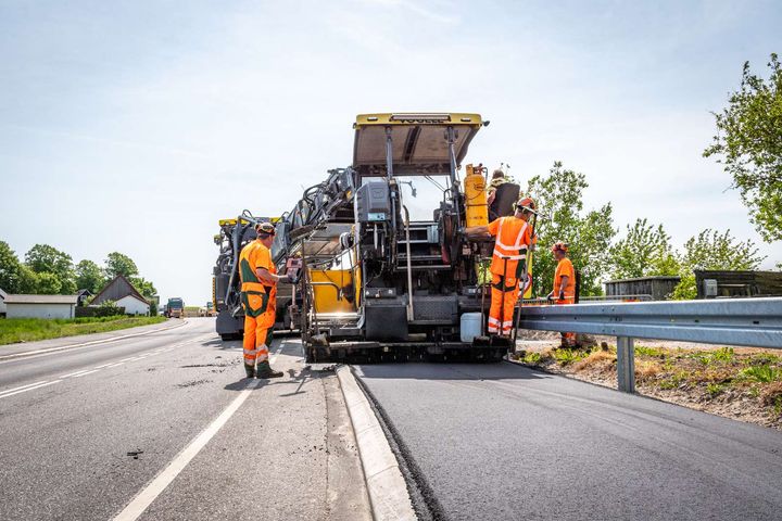 Med avanceret teknologi på asfaltfabrikken er Arkil klar til at levere asfalt til alle formål med et markant lavere CO2-aftryk.