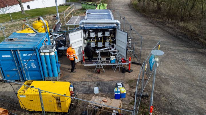 I en isoleret container har Arkil demonstreret, at det er muligt at rense PFAS-forurenet jord. Nu er virksomheden klar til at skalere metoden.