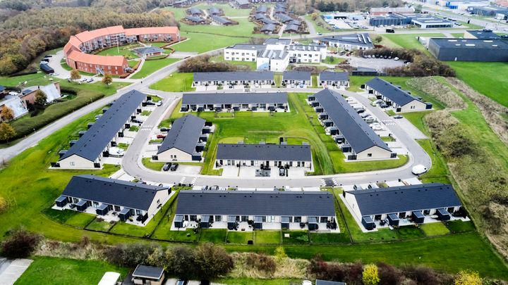 De 458 ejendomme, som tilsammen udgør 44.500 kvm, ligger i Odense, Vejle, Kolding, Fredericia, Odder og Middelfart kommuner. På billedet ses Thygesminde Alle i Fredericia.