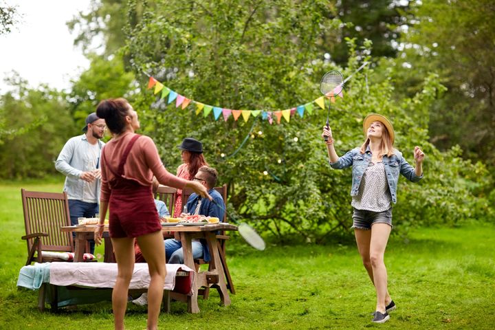 Danskerne vælger i stigende grad sommerhusferier med venner for at styrke deres venskaber og skabe nye traditioner, viser en undersøgelse fra Jysk Analyse og NOVASOL.