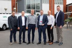 Teamet bag aftalen er fra venstre mod højre: ABB’s John Hegelund (produktchef for bygningsautomatik), Jacob Stenger (salgsdirektør), Kenneth F. Engermann (salgsspecialist) og CBRE’s Kenneth Rask L. Jensen (teknisk chef, BMS), Mads Mayntzhusen Purkær (Area General Manager) samt Søren Flæng (teknisk chef BMS/CTS).