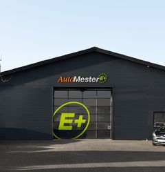 AutoMester E+ værksteder er digitaliserede og kan servicere alle biler inkl. el- og hybrid.