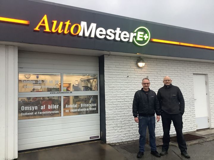 Jimmi Brygge og Bjørn Bloch, indehavere af AutoTal I:S der er AutoMester E+ fra 1. januar 2024