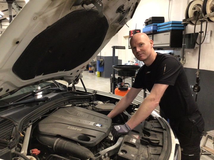 Kristian Høgh har været værkfører hos Kims Auto de seneste 15 år - nu igen som en del af AutoMester.