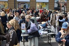 Til fordel for Røde Kors inviterede Magasin til Loppemarked foran forretningen på Kongens Nytorv. Markedet var et stort tilløbsstykke og bidrog til at Magasin kunne donere 250.000 kroner til Røde Kors i 2025.