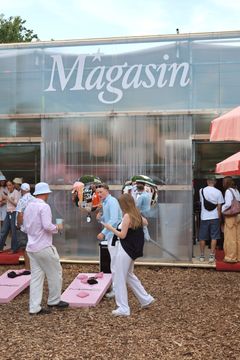 Oplevelser med Magasin skabes ikke kun i forretningerne. Her er Magasin partner til Musik i Lejet, hvor glade festivalgængere kunne opleve Magasin i anderledes rammer.