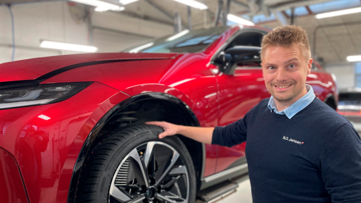 Til AutoBranchen Danmark fortæller værkstedschef Thomas Østergaard om sine erfaringer med elbiler hos N.O. Jensen.