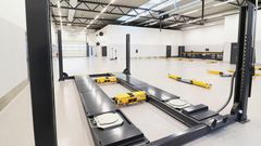 Den nye store Ejner Hessel-forretning i Køge bliver et centralt knudepunkt på Sjælland med moderne værkstedsfaciliteter til både Renault og XPENG samt plads til en stor Hessel Selected-afdeling.