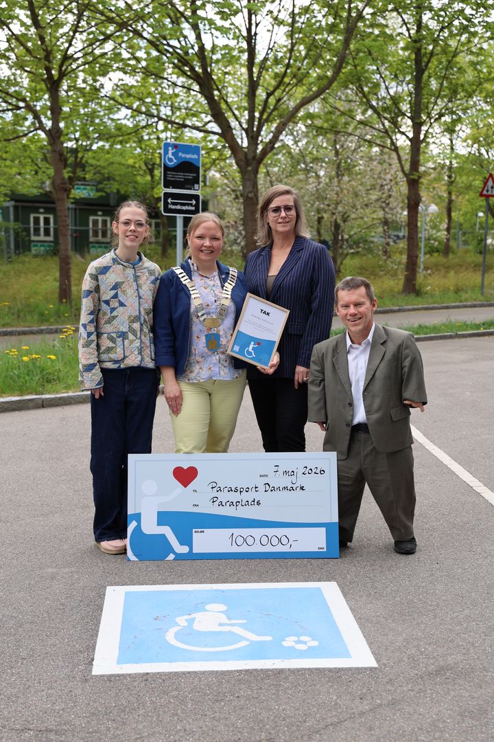 Rising Stars-atleten Agnes Hostrup Stærke deltog torsdag i indvielsen sammen med Brøndbys borgmester Maja Højgaard (A), initiativtager Marie-Louise Munter og formand for Parasport Danmark, John Petersson.