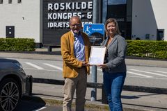 René la Cour Sell, direktør i Roskilde Kongres- & Idrætscenter og initiativtager til Paraplads, Marie-Louise Munter.