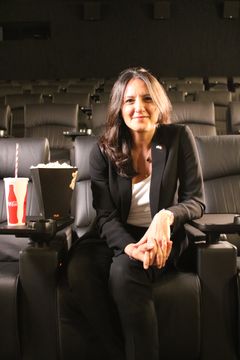 Mariam El Bacha i en af de nyrenoverede biografsale
