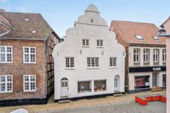 Dette byhus har været til salg i 12 år og ligger i Tønder.