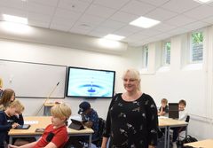 ”Vi har længe haft et ønske om at nedbringe CO2-niveuaet på skolen. Der blev hurtigt meget varmt i klasselokalerne, og luftkvaliteten blev dårlig. Børnene blev trætte og havde svært ved at koncentrere sig, og derfor var ventilation et absolut must i forbindelse med renove-ringen. Ventilation er en rigtig god investering i børnenes fremtid,” siger Jette Bonde Mikkelsen, skoleleder på Sct. Michaels Skole.